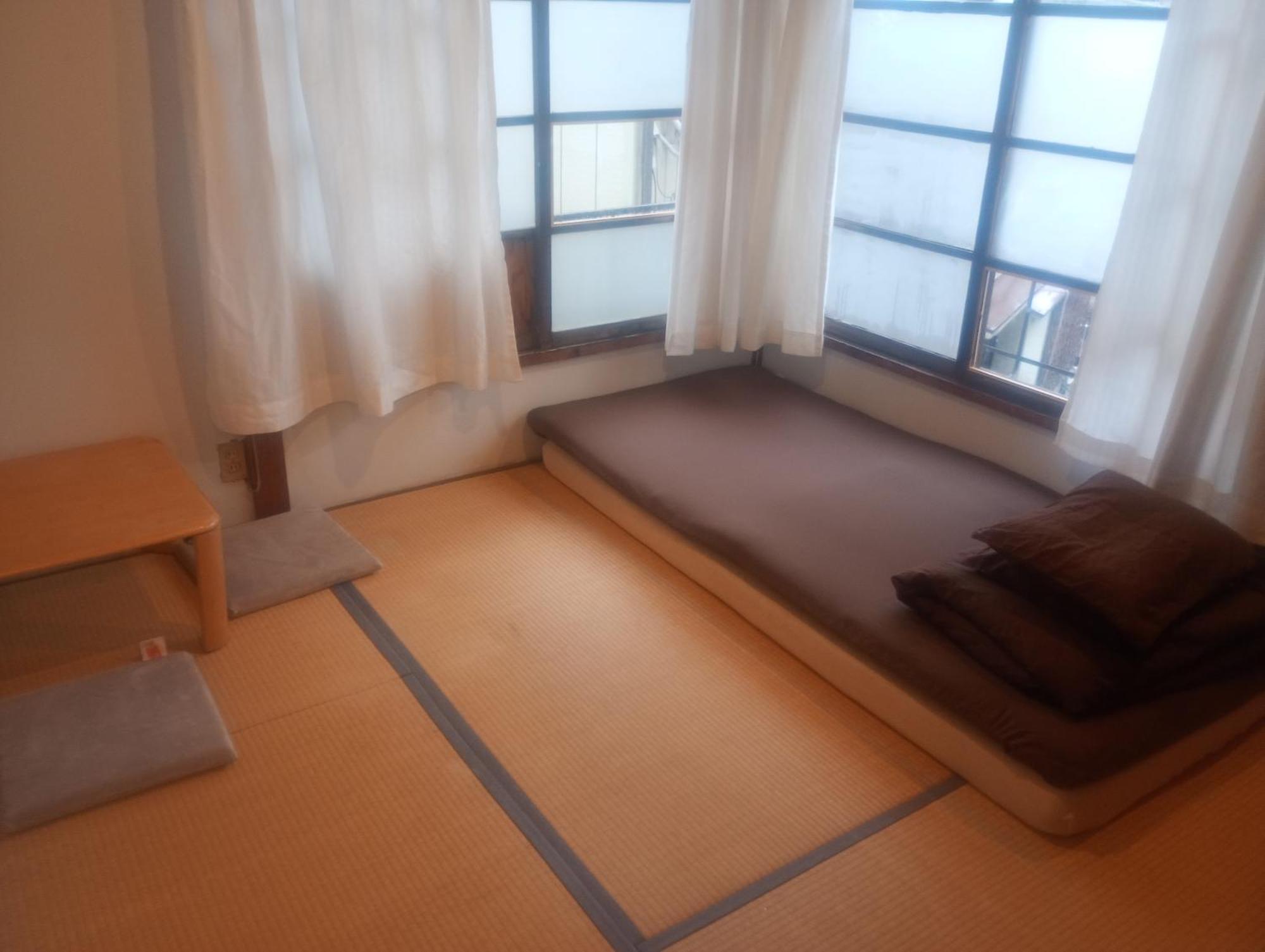 Edo Sharehouse Long Only, One Month Ostello *