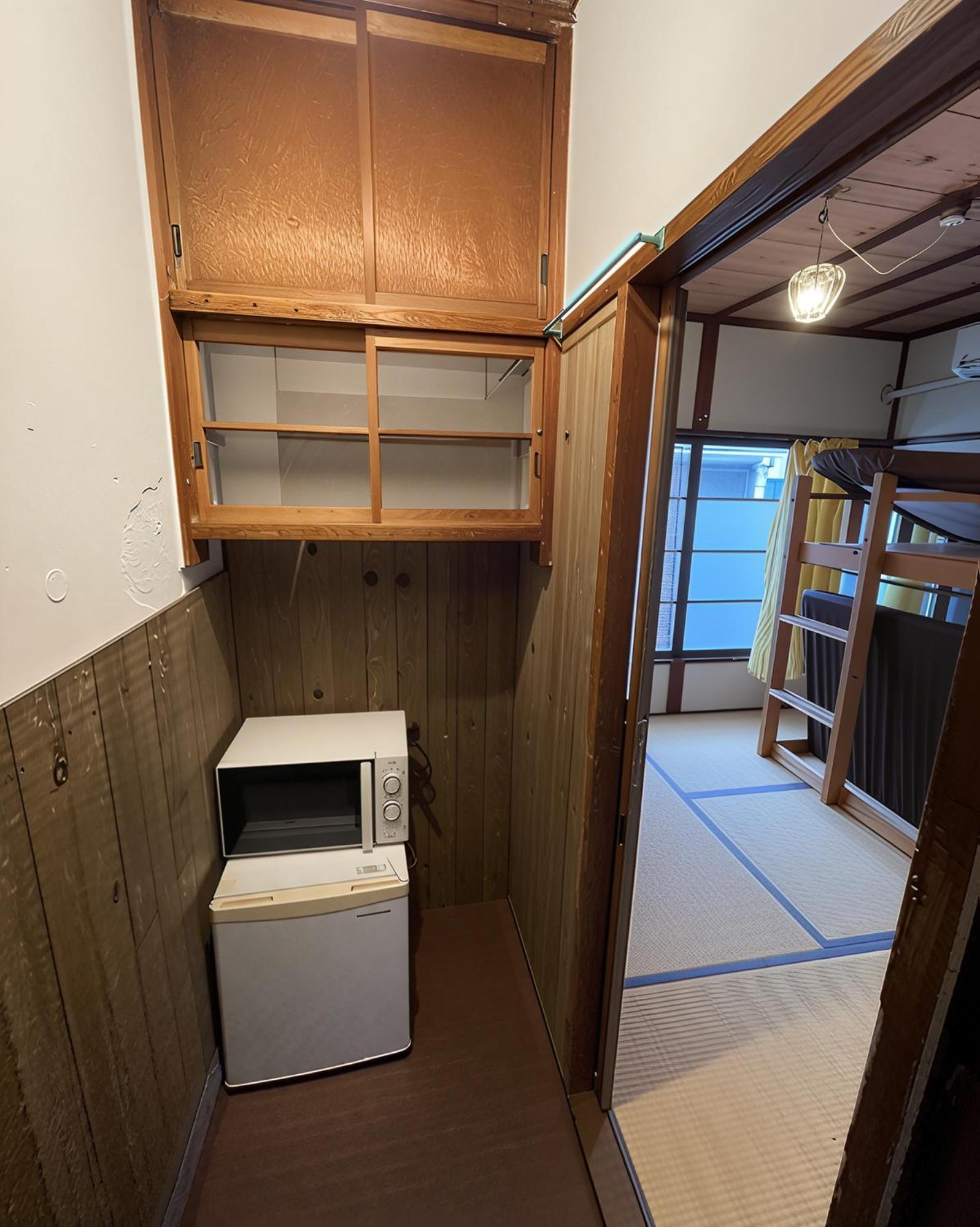 Albergue Edo Sharehouse Long Only, One Month